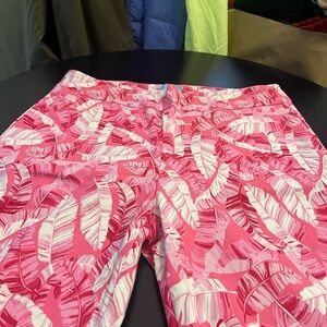 Women’s Pink Leaf-Print Capri Pants